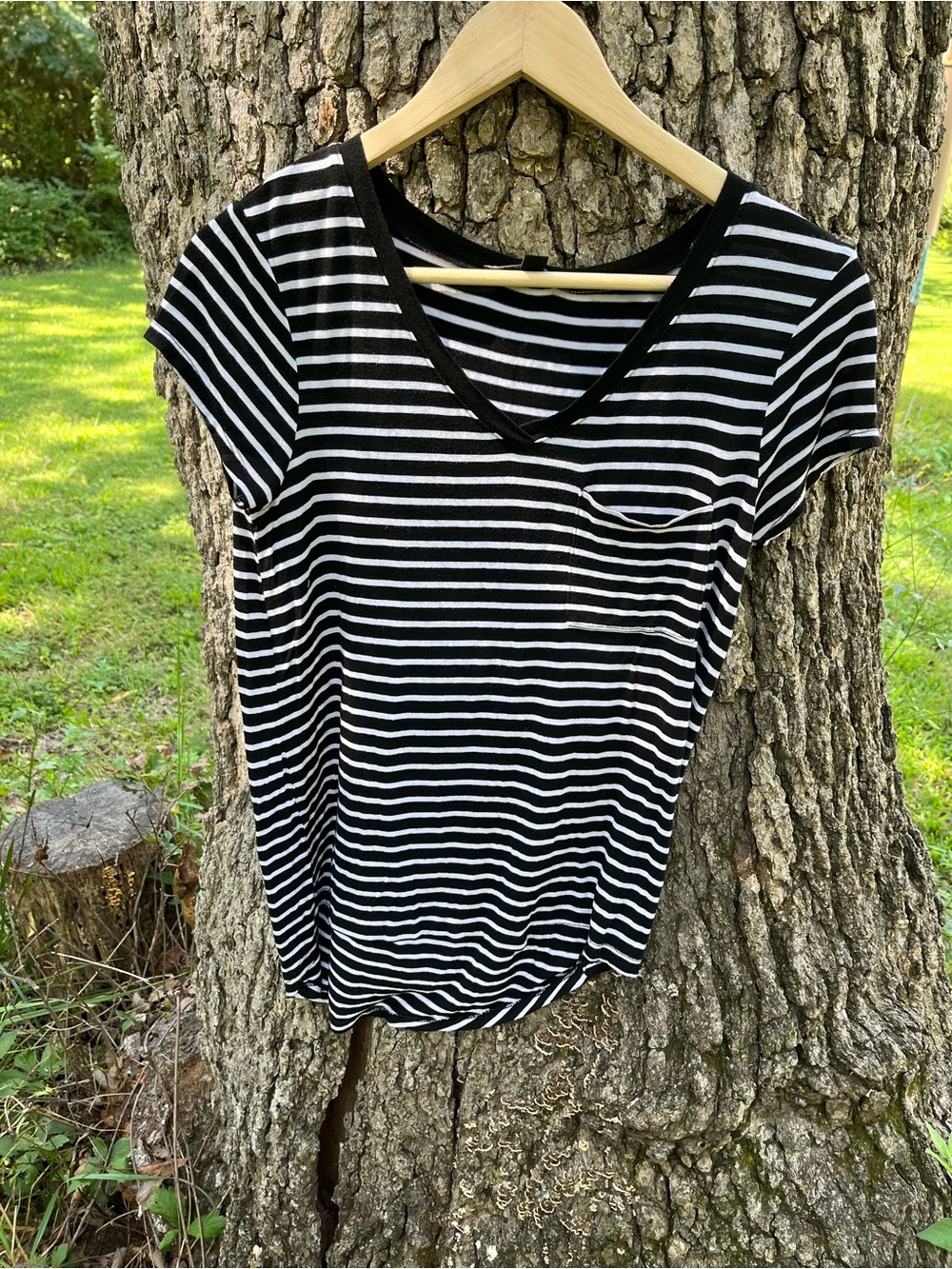 ⭐️Cable & Gauge Striped Pocket Tee in size S